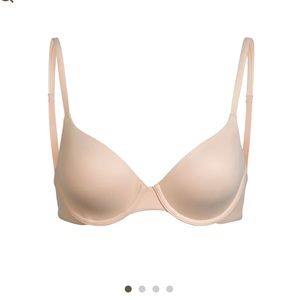 Skims Mica fits everybody tshirt bra size 36D